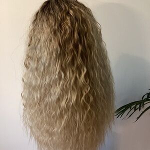 Synthetic Blonde  Ombré Light Wavy Wig